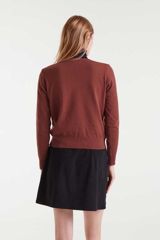 Jersey de punto marrón con print de corazón