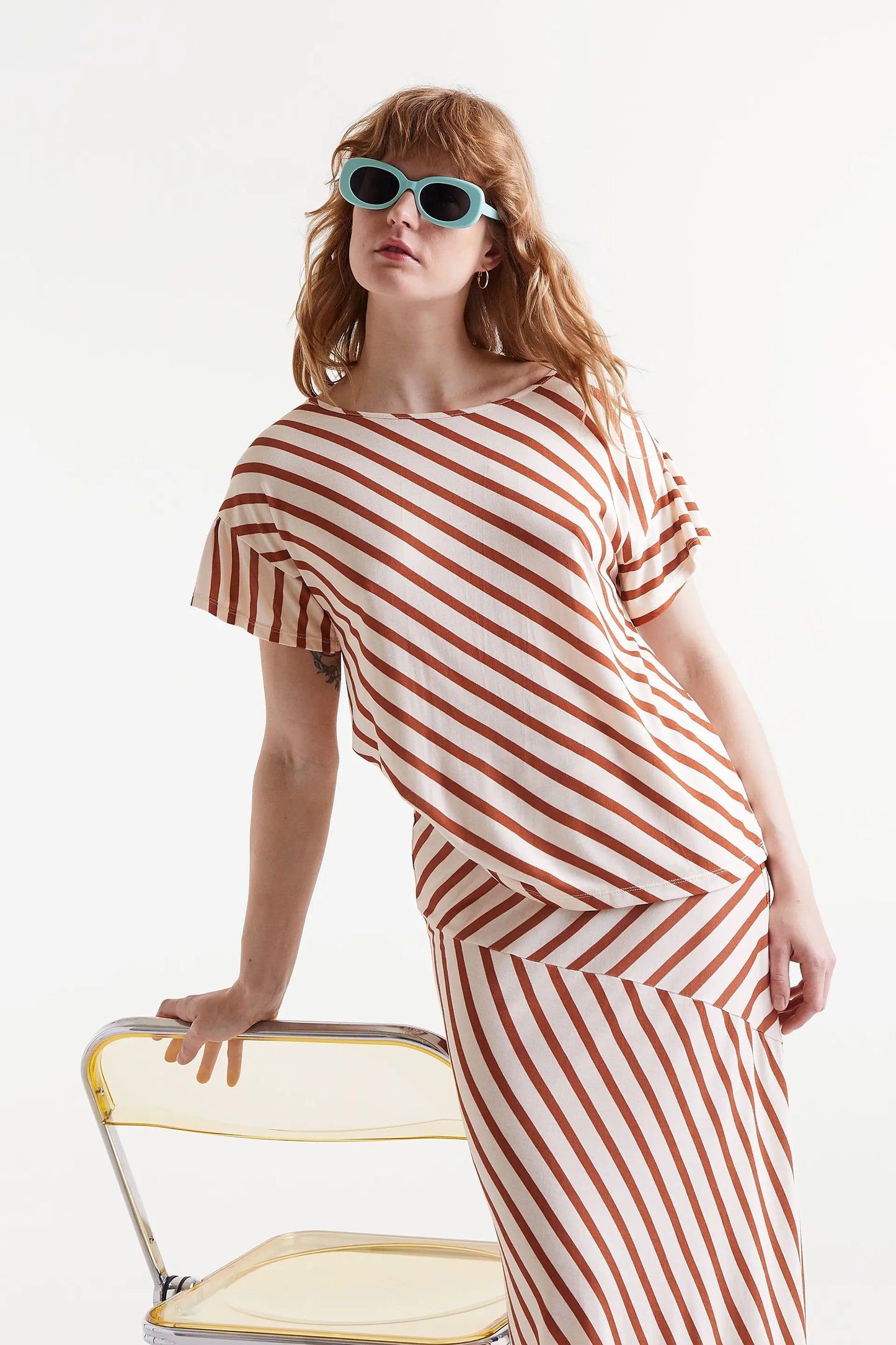 Camisa Manga Volantes Rayas Bongo. Camisa con volantes y rayas en contraste.