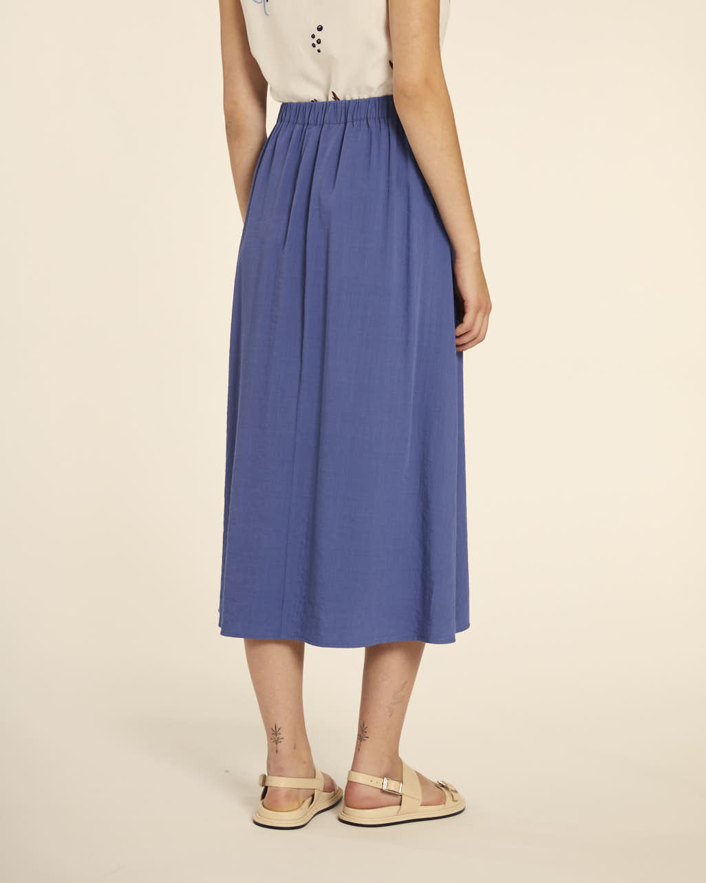 Falda_Midi_Abotonada_Azul