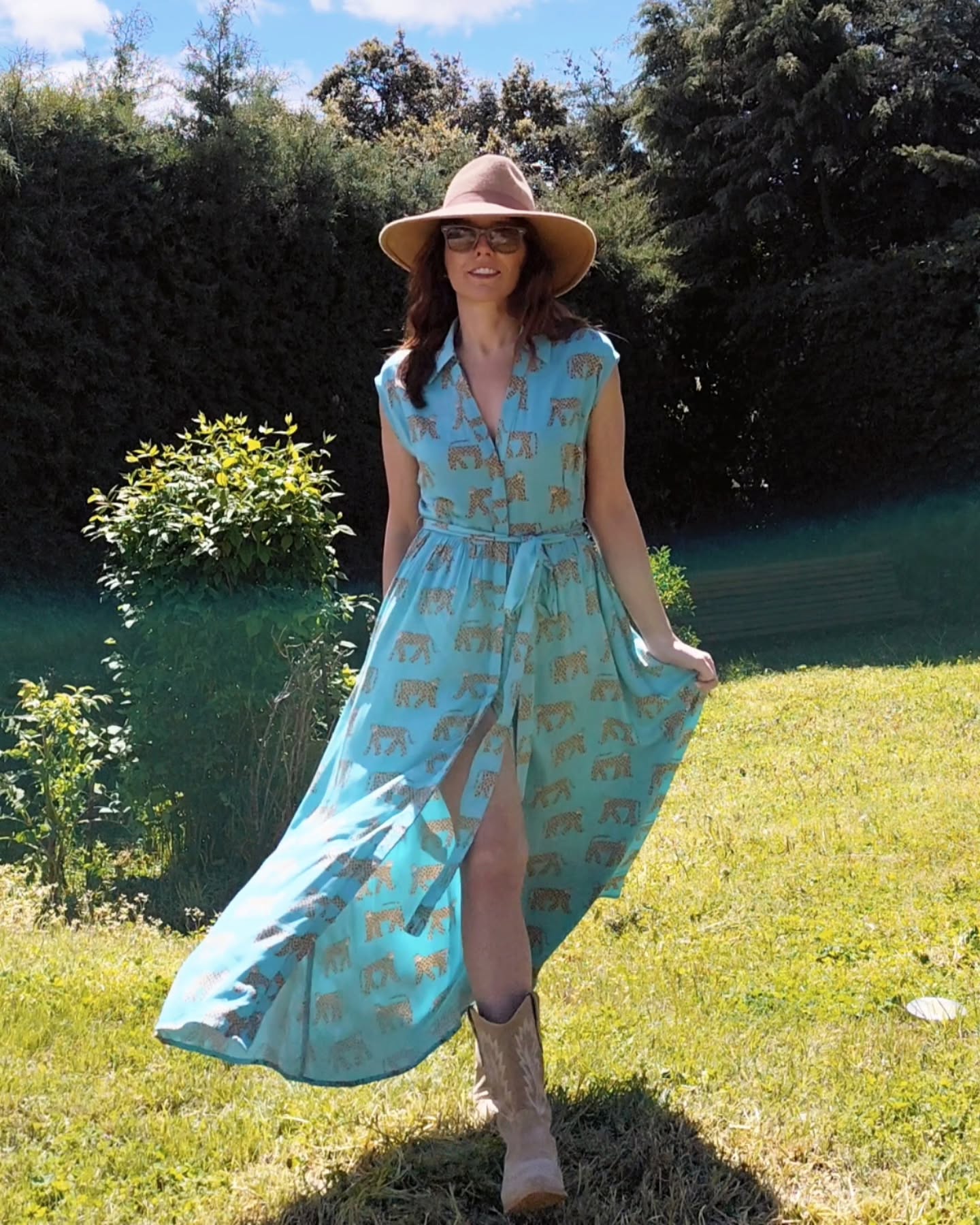 Estilo con el Vestido Largo Estampado Jaguar
