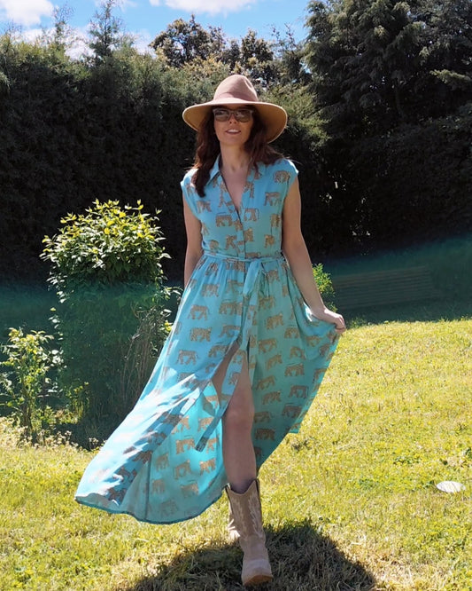 Estilo con el Vestido Largo Estampado Jaguar