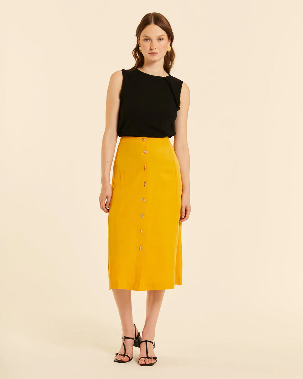 Falda midi abotonada amarilla