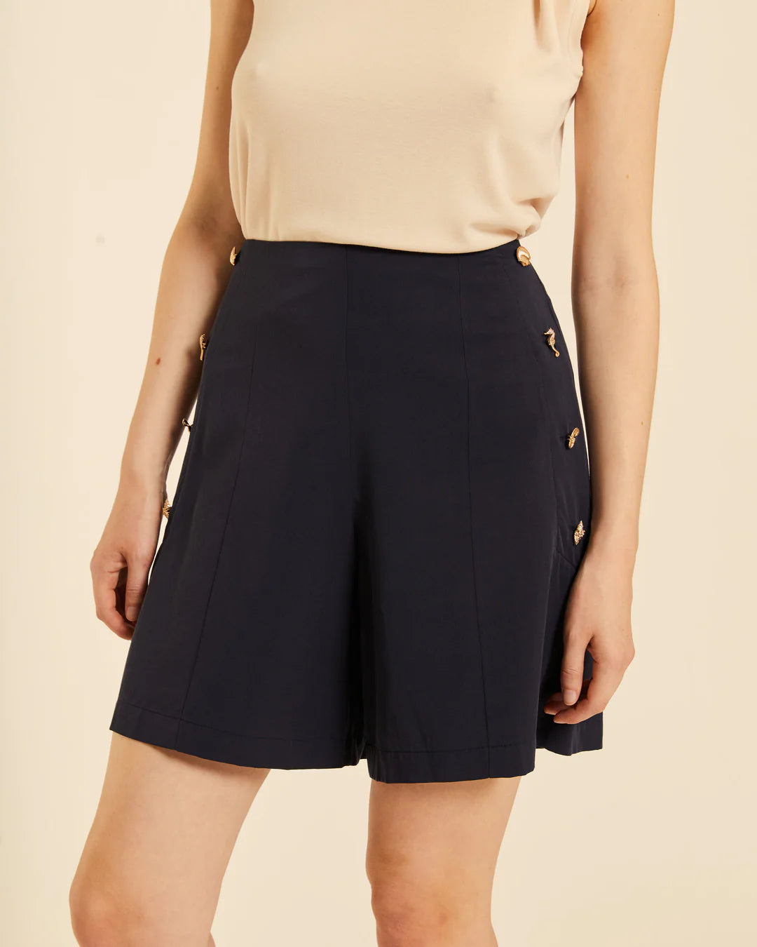 Shorts con botones negro