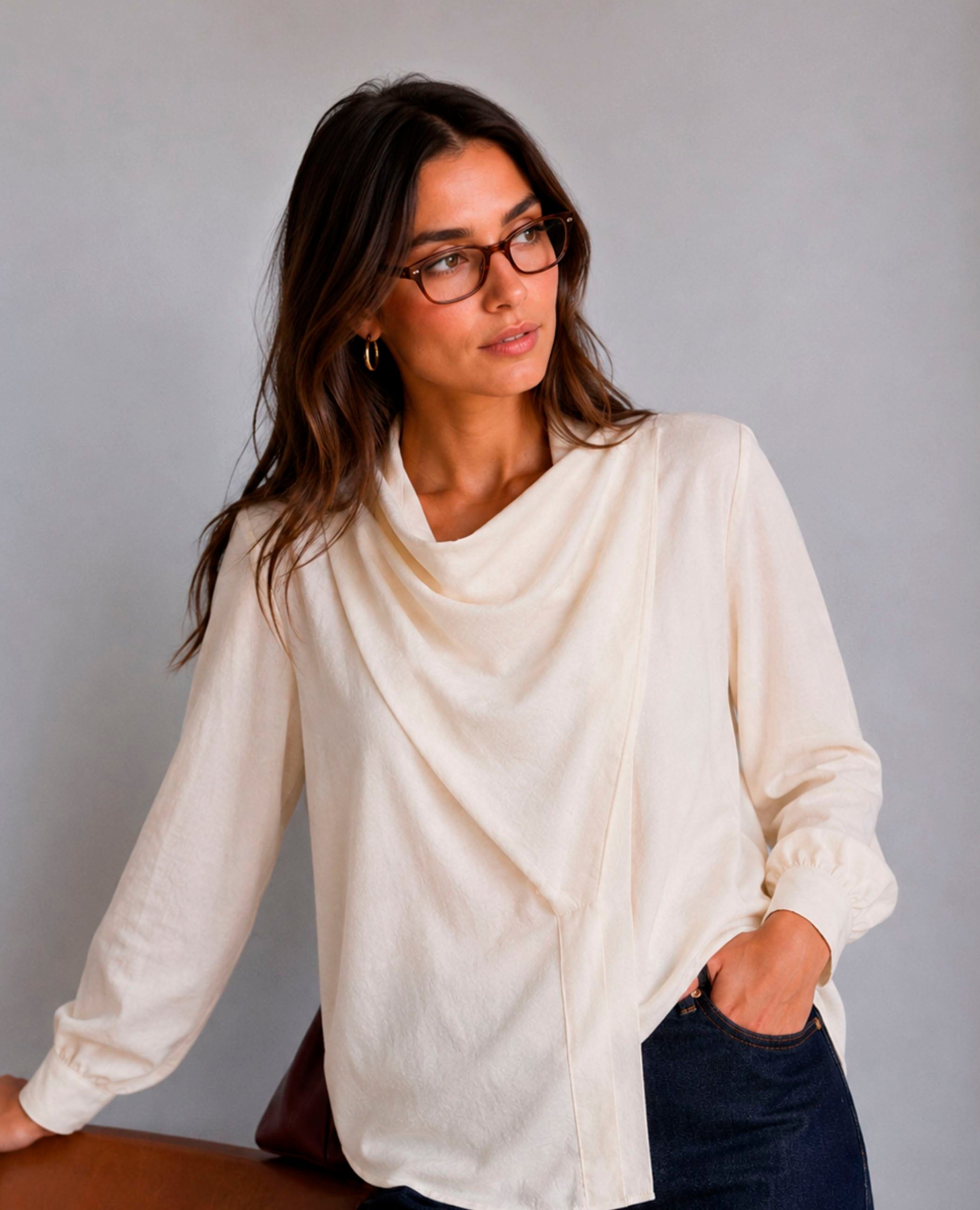 Blusa cruda con cuello drapeado Dolores Promesas