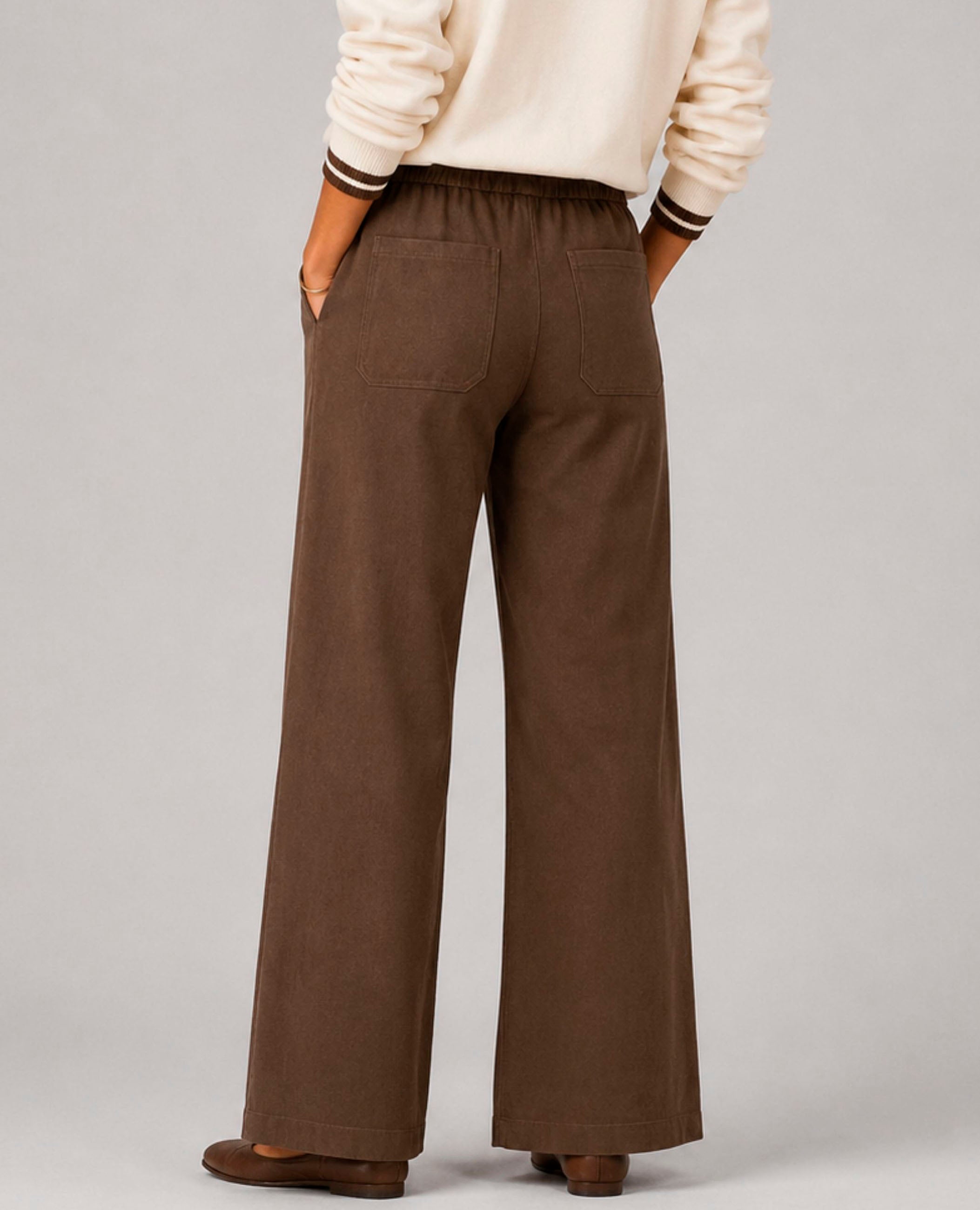 Pantalón Ruth marrón efecto antelina | Dolores Promesas