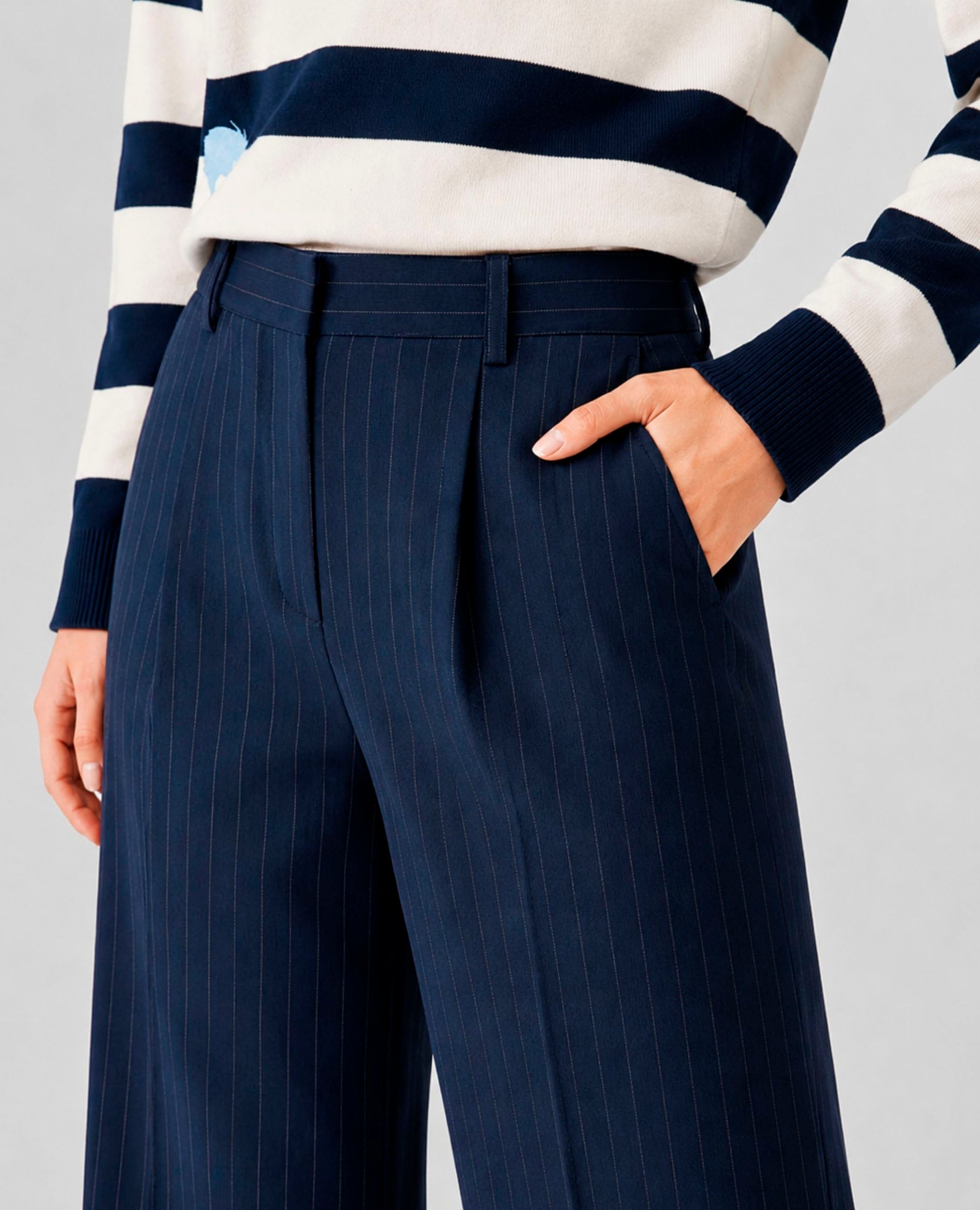 Pantalón de mujer de rayas con pinzas