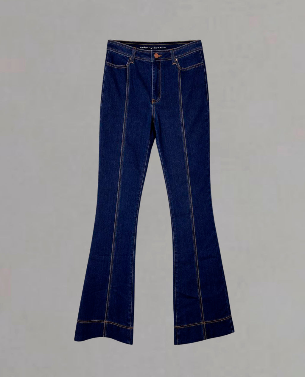 Jeans acampanados de cintura alta – Dolores Promesas