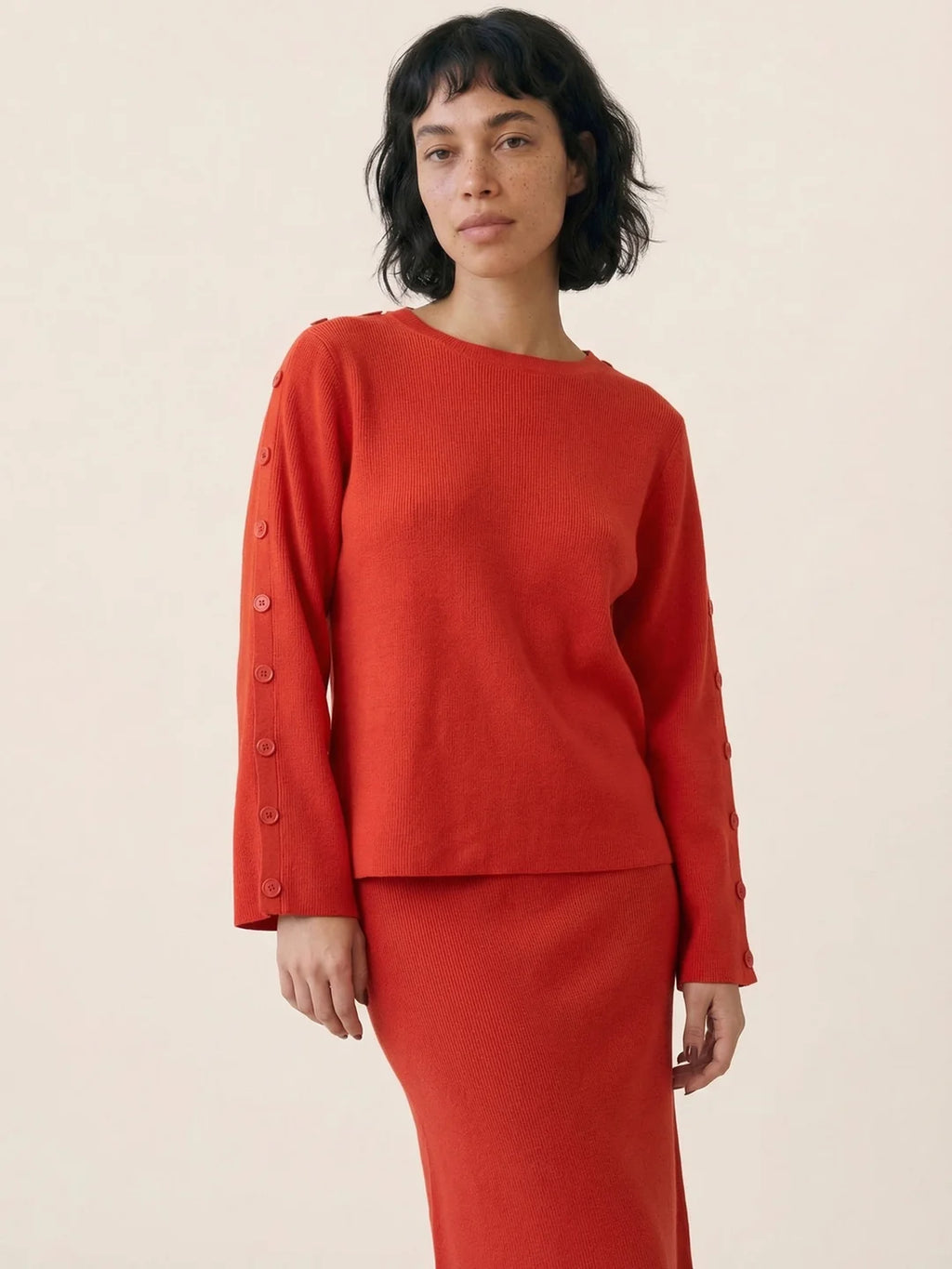 Jersey Rojo de Punto con Botones en las Mangas
