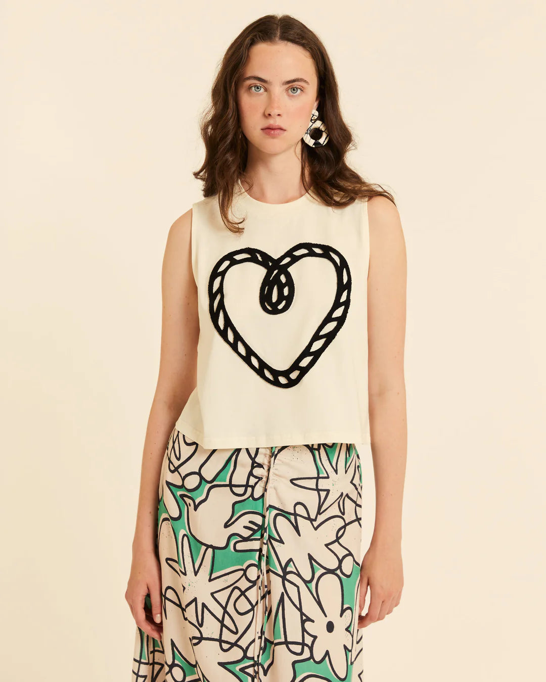 Top con relieve corazón