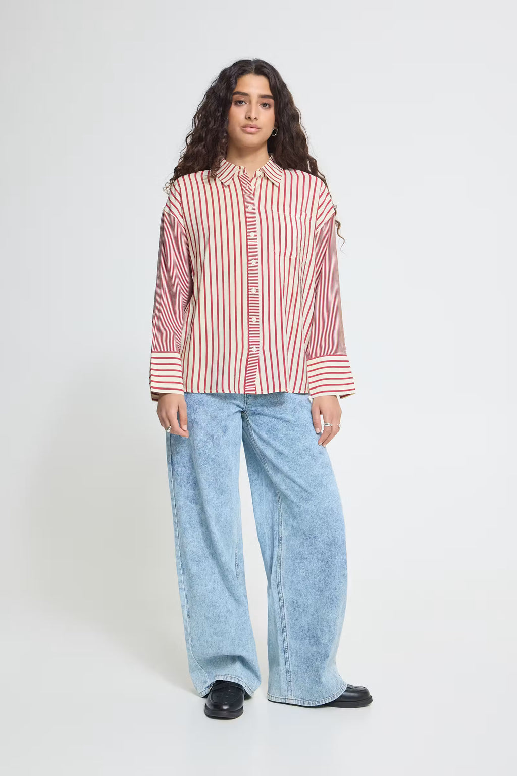 Camisa de mujer ICHI a rayas rojas y blancas