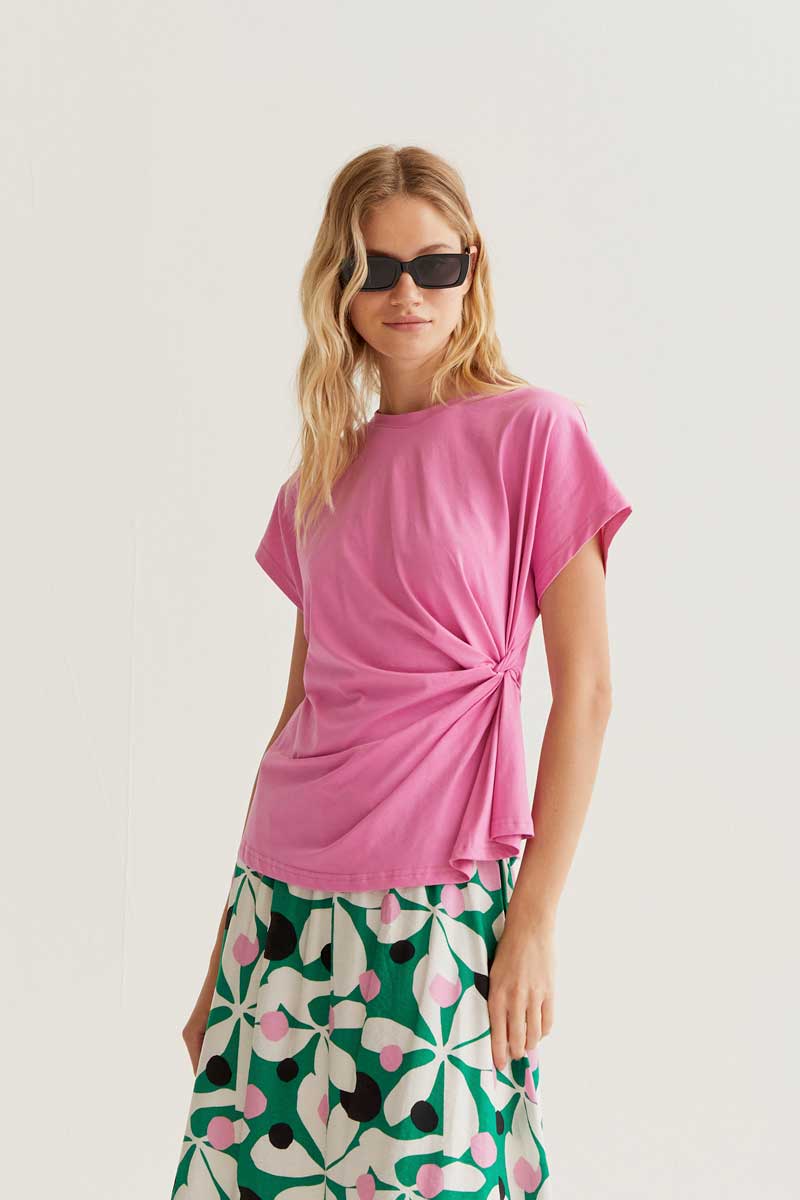 Camiseta nudo rosa