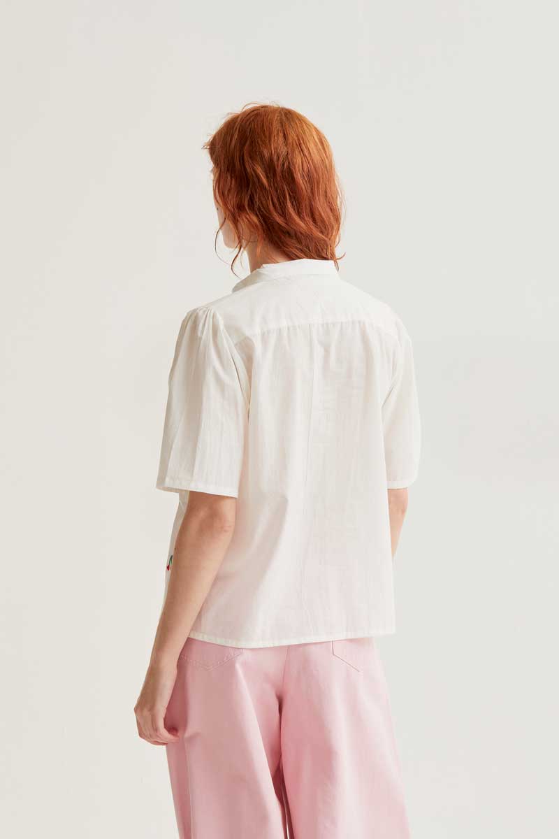 Camisa blanca cherries
