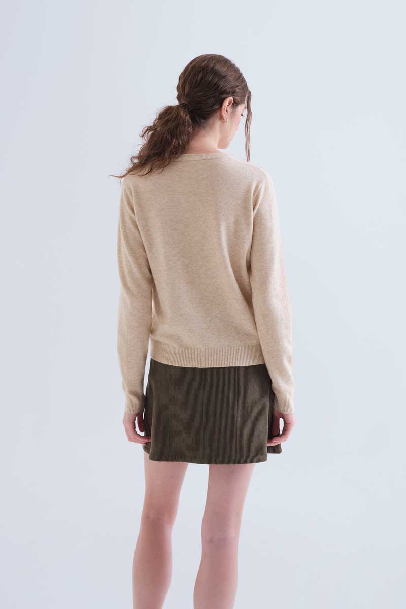 Jersey punto beige con detalle de uva