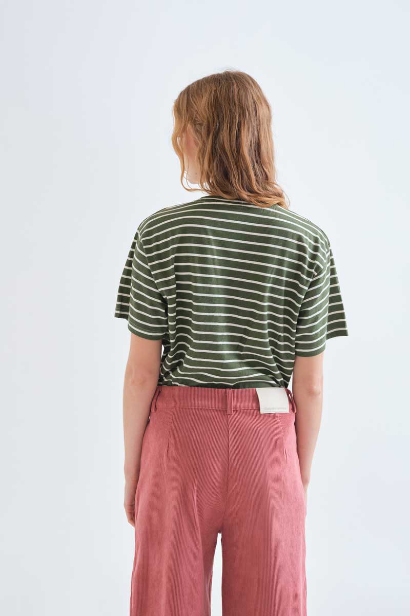 Camiseta de mujer de rayas con bordado verde oliva