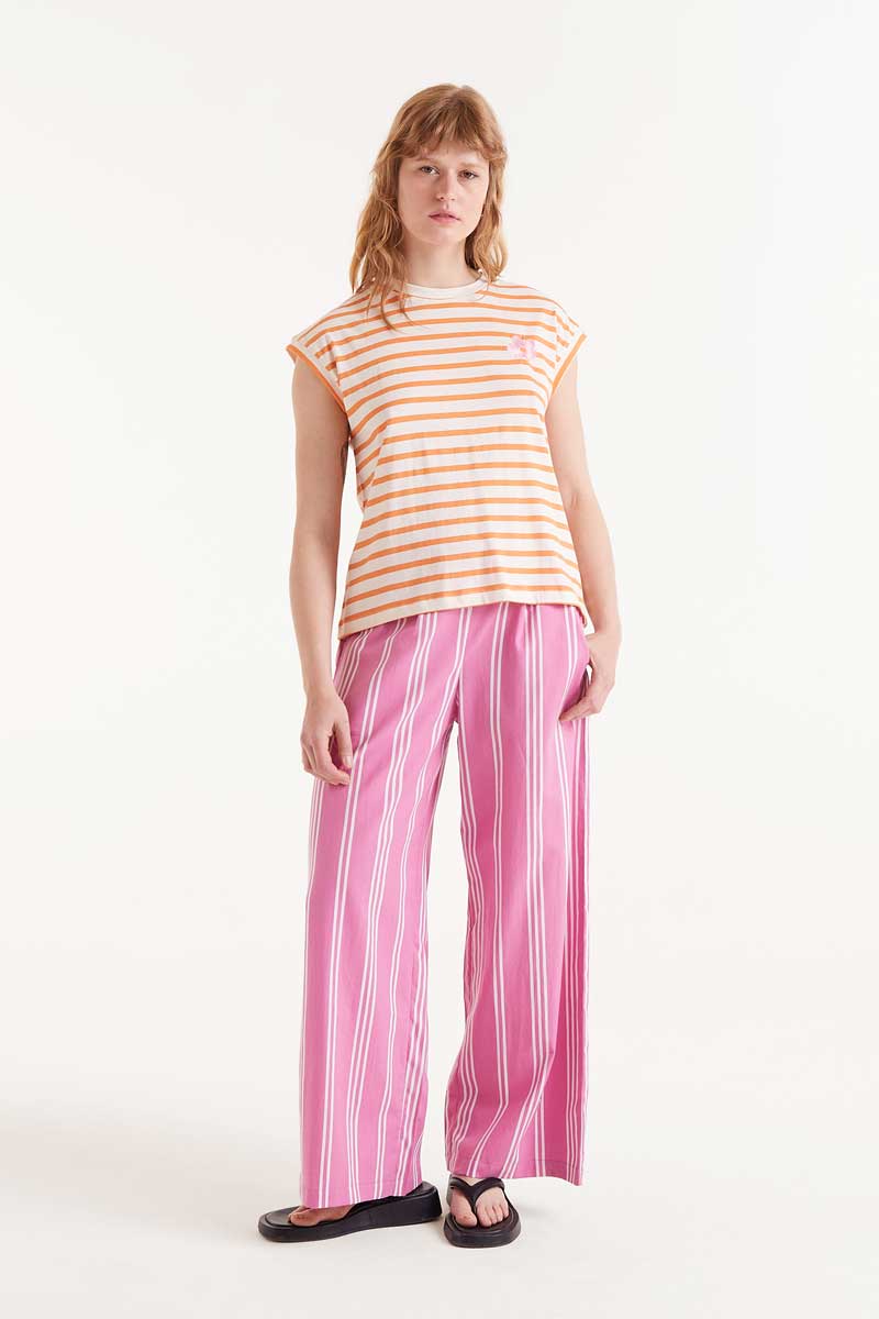 Camiseta-Estampado-Rayas-Naranjas