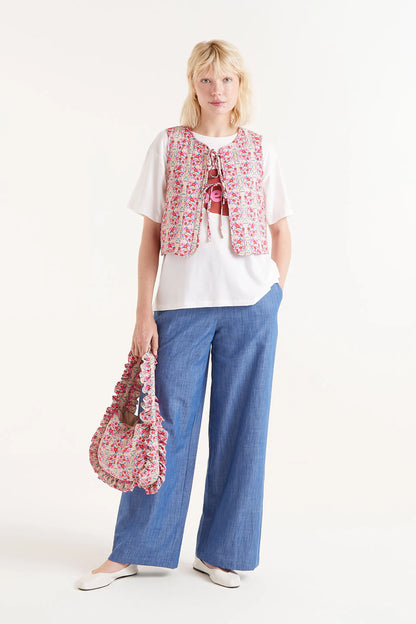 Chaleco Con Lazos Estampado Sugar. Chaleco acolchado con estampado floral multicolor y lazos en la parte delantera.