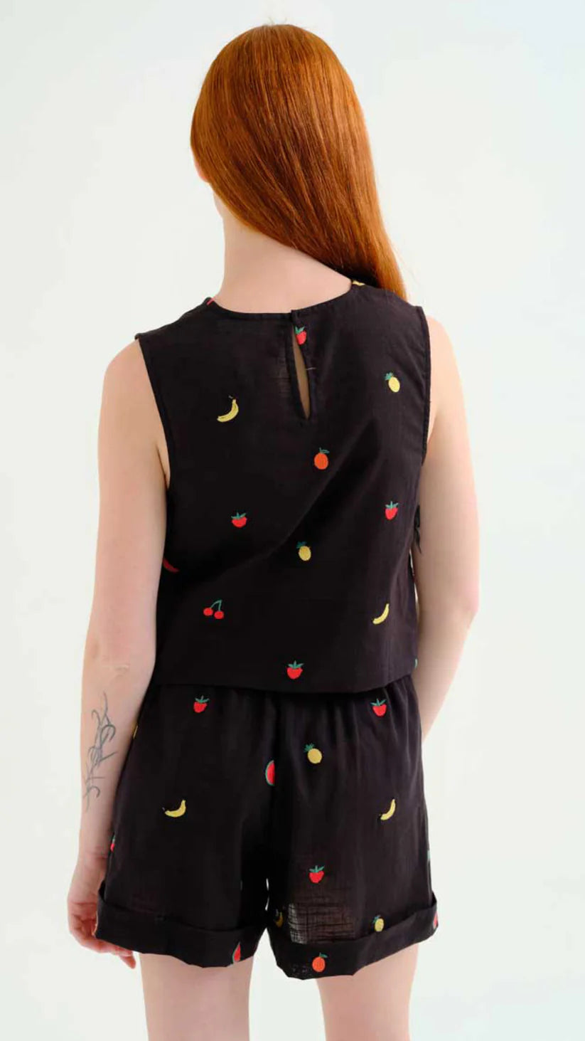 Top 100% algodón negro con bordado de Ensalada de frutas