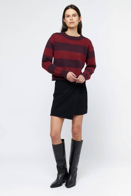 Jersey_corto_rayas_rojo_y_marrón