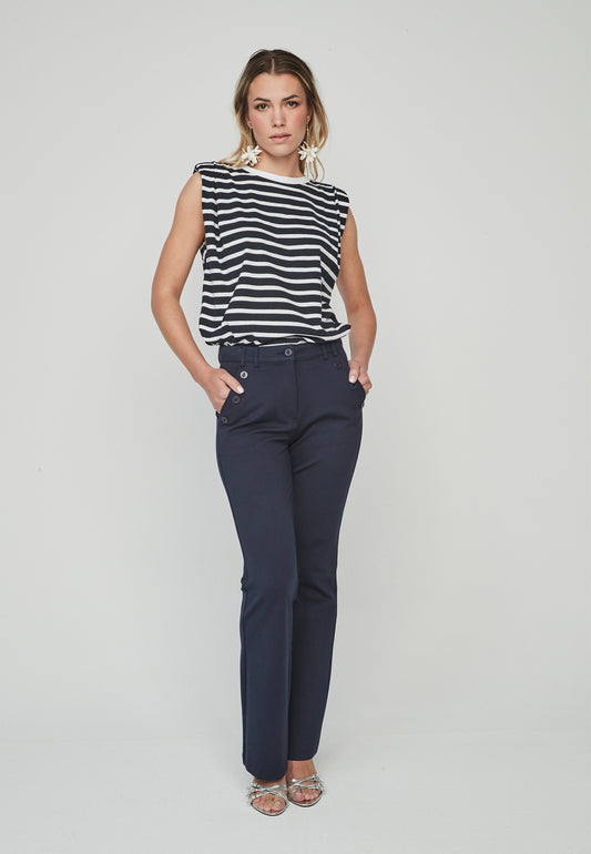 Pantalón Pantsu Unique azul marino con diseño elegante y botones en la cintura. Corte entallado ideal para un look moderno y sofisticado.