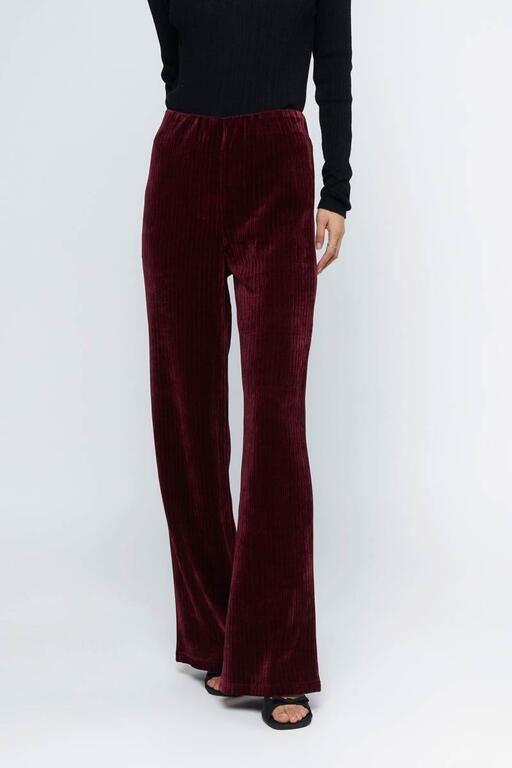 Pantalón_de_traje_pana_de_terciopelo_burdeos