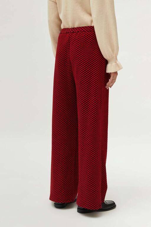 Pantalon-punto-circulo-rojo-Compañía Fantástica