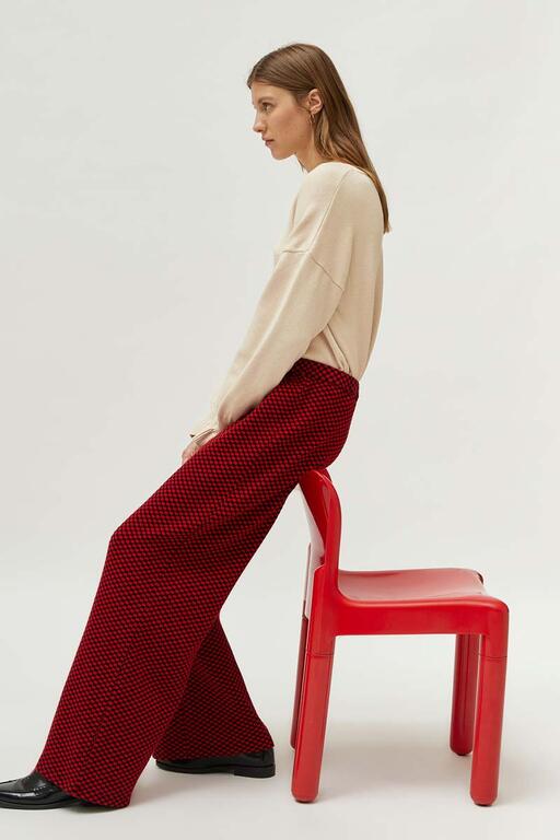 Pantalon-punto-circulo-rojo-Compañía Fantástica