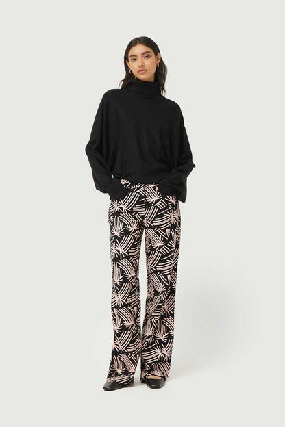 Pantalón-Recto-Con-Estampado-Abstracto-Fénix-Compañía Fantástica