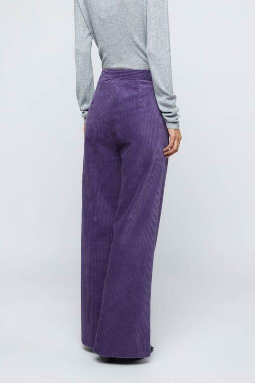 Pantalón_recto_pana_morado