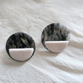 Pendientes Oslo, inspirados en la elegancia minimalista y el diseño contemporáneo característico de la capital noruega.