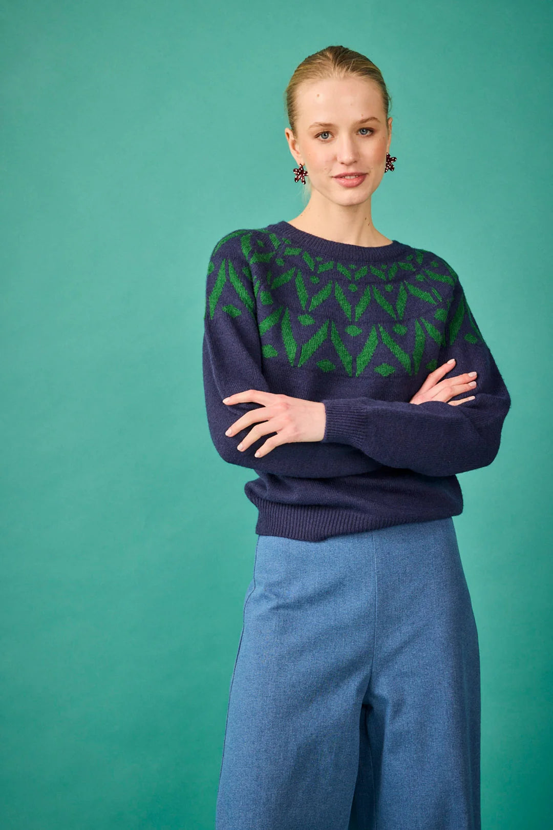 Jersey azulón con greca verde