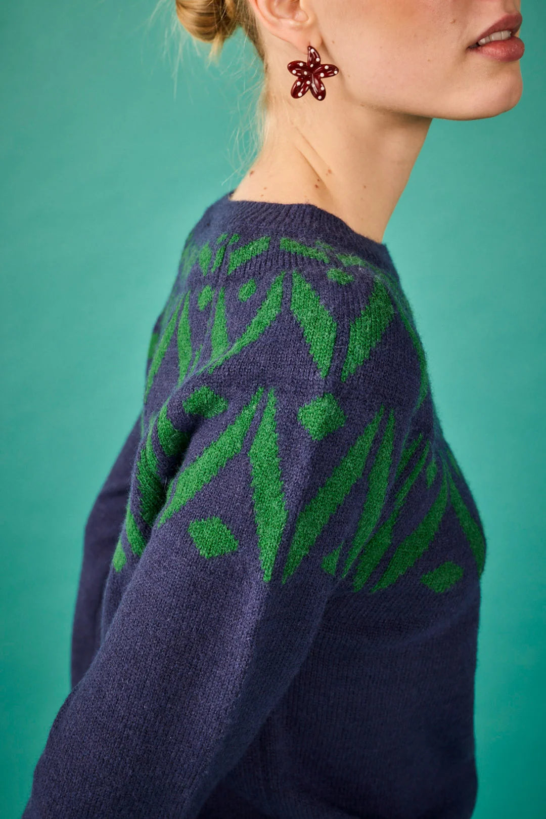 Jersey azulón con greca verde
