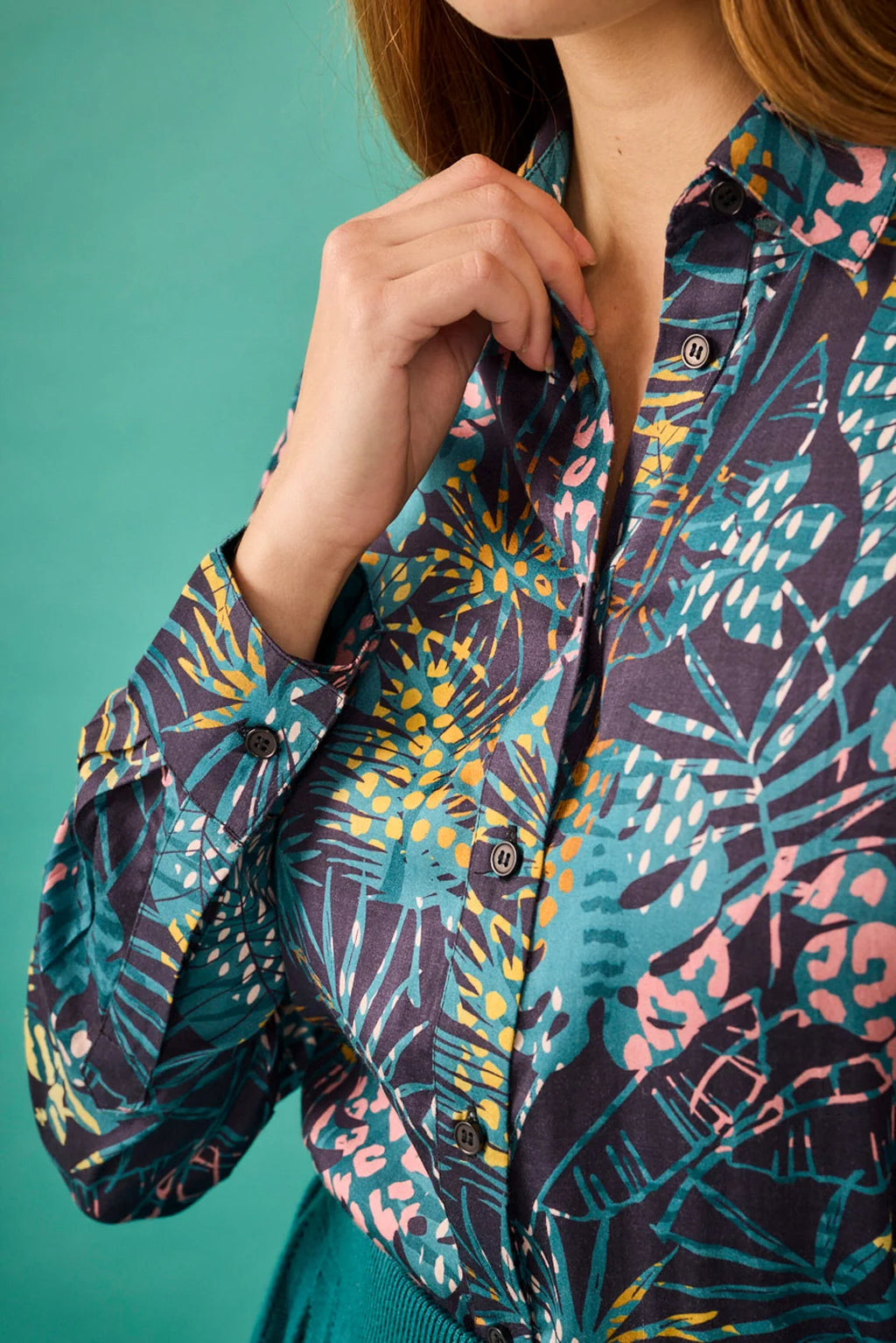 Camisa estampada tropical de mujer