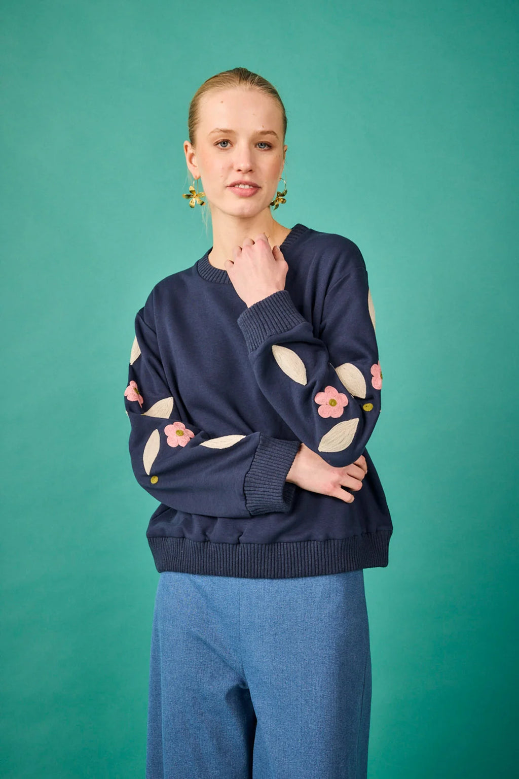 Sudadera marino de algodón con mangas estampadas