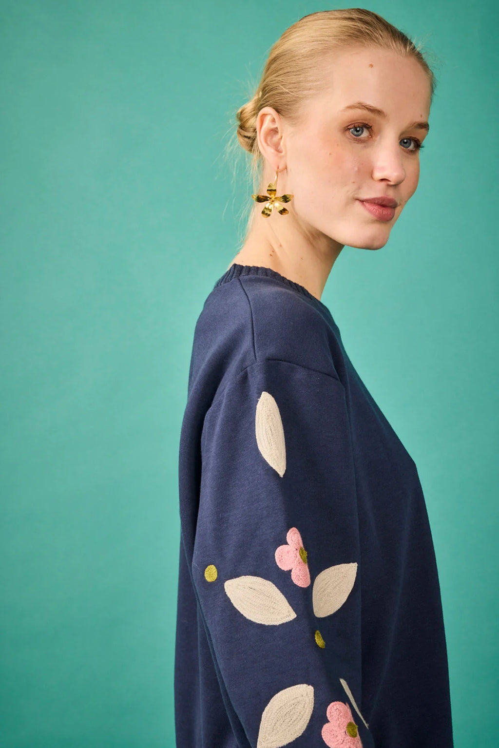 Sudadera marino de algodón con mangas estampadas