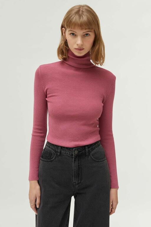 Top_cuello_alto_rosa