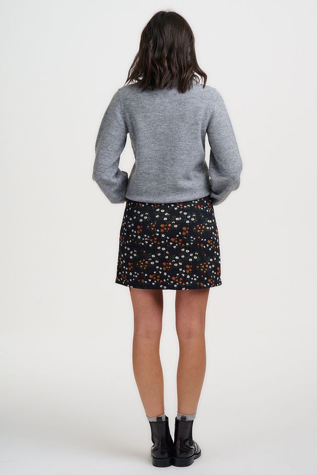 Falda mini de mujer con estampado floral