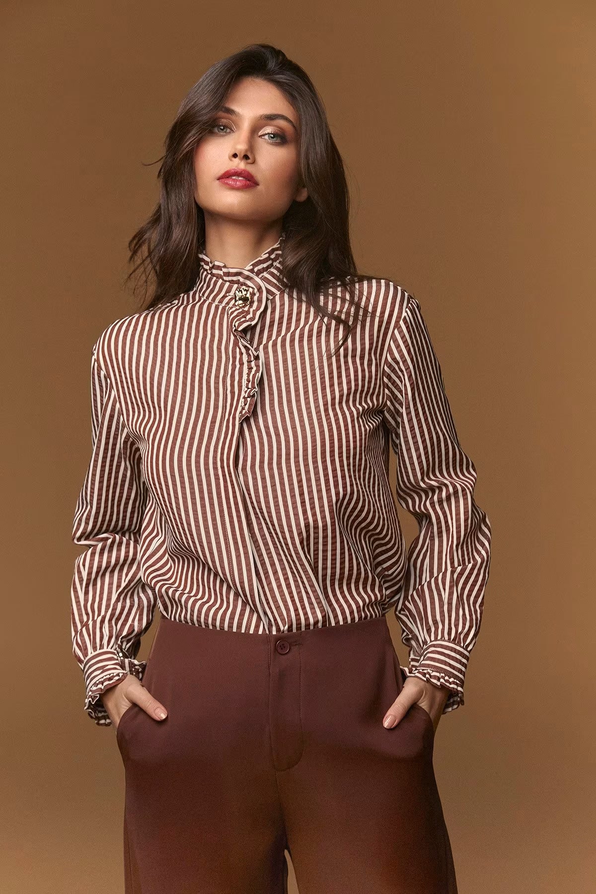 LINES TOP | Camisa de rayas marrón y blanca de Minueto