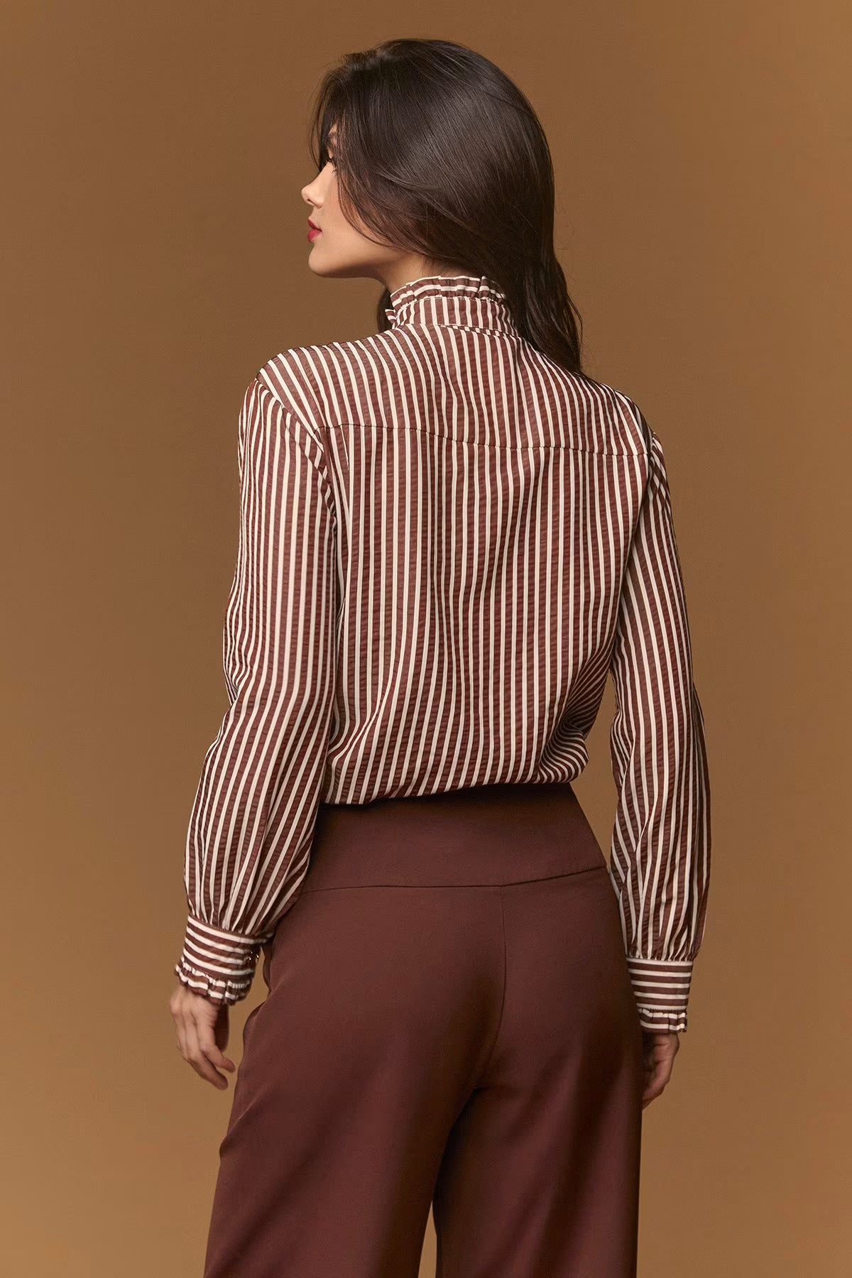 LINES TOP | Camisa de rayas marrón y blanca de Minueto