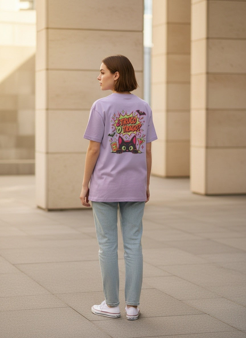 Camiseta Halloween lila “¿Truco o Trago?” | Blond T-Shirt
